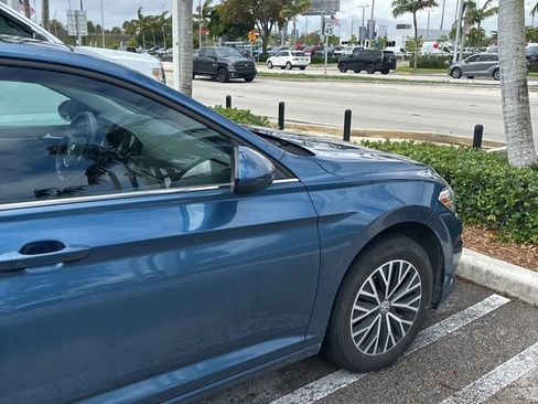 Used 2021 Volkswagen Jetta SE image 4