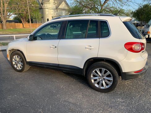 Used 2009 Volkswagen Tiguan SE image 7