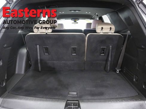 Used 2023 Chevrolet Traverse LS image 9