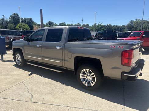 Used 2017 Chevrolet Silverado 1500 LTZ AWD/4WD image 6