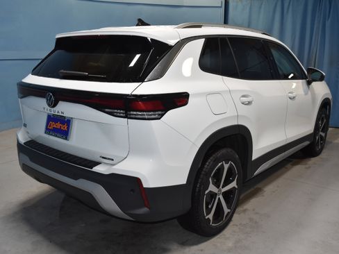 New 2026 Volkswagen Tiguan SE image 20