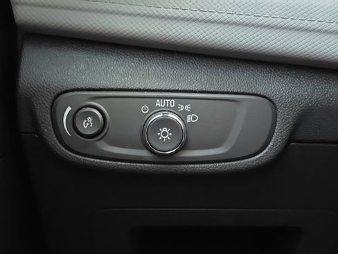 Used 2024 Chevrolet TrailBlazer LT w/ Driver Confidence Package image 24