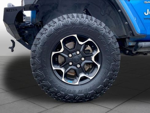 Used 2022 Jeep Wrangler Unlimited Sahara AWD/4WD image 10
