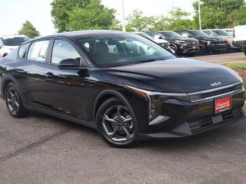 Used 2025 Kia K4 FWD image 2