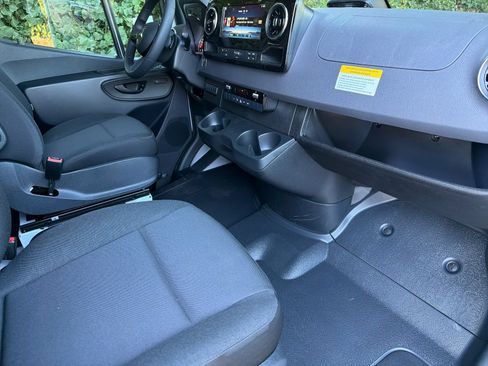 Used 2026 Mercedes-Benz Sprinter 2500 image 13