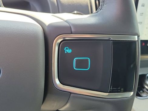 Certified 2025 Ford Expedition Active AWD/4WD image 6