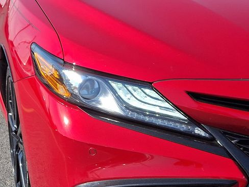 Used 2024 Toyota Camry XSE w/ Navigation Package image 9