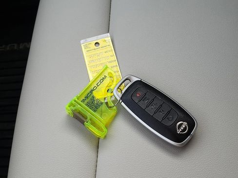 Used 2025 Nissan Murano SV image 39