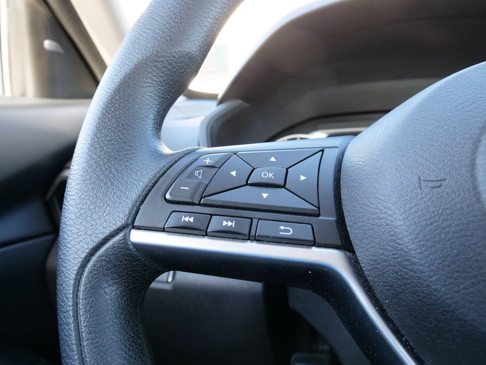 Used 2024 Nissan Altima 2.5 SV FWD image 20