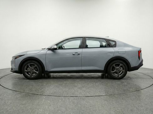 Used 2025 Kia K4 LXS image 5