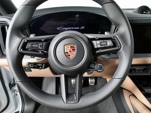 New 2026 Porsche Cayenne S image 10