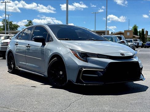 Used 2021 Toyota Corolla SE FWD image 3
