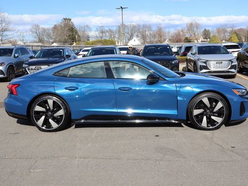 Used 2023 Audi e-tron GT Prestige image 5