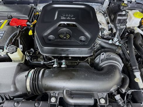 Used 2024 Jeep Wrangler Unlimited Sahara image 32