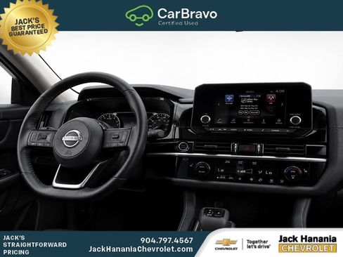 Used 2022 Nissan Pathfinder SV AWD/4WD image 13