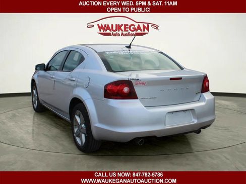 Used 2011 Dodge Avenger Lux FWD image 4