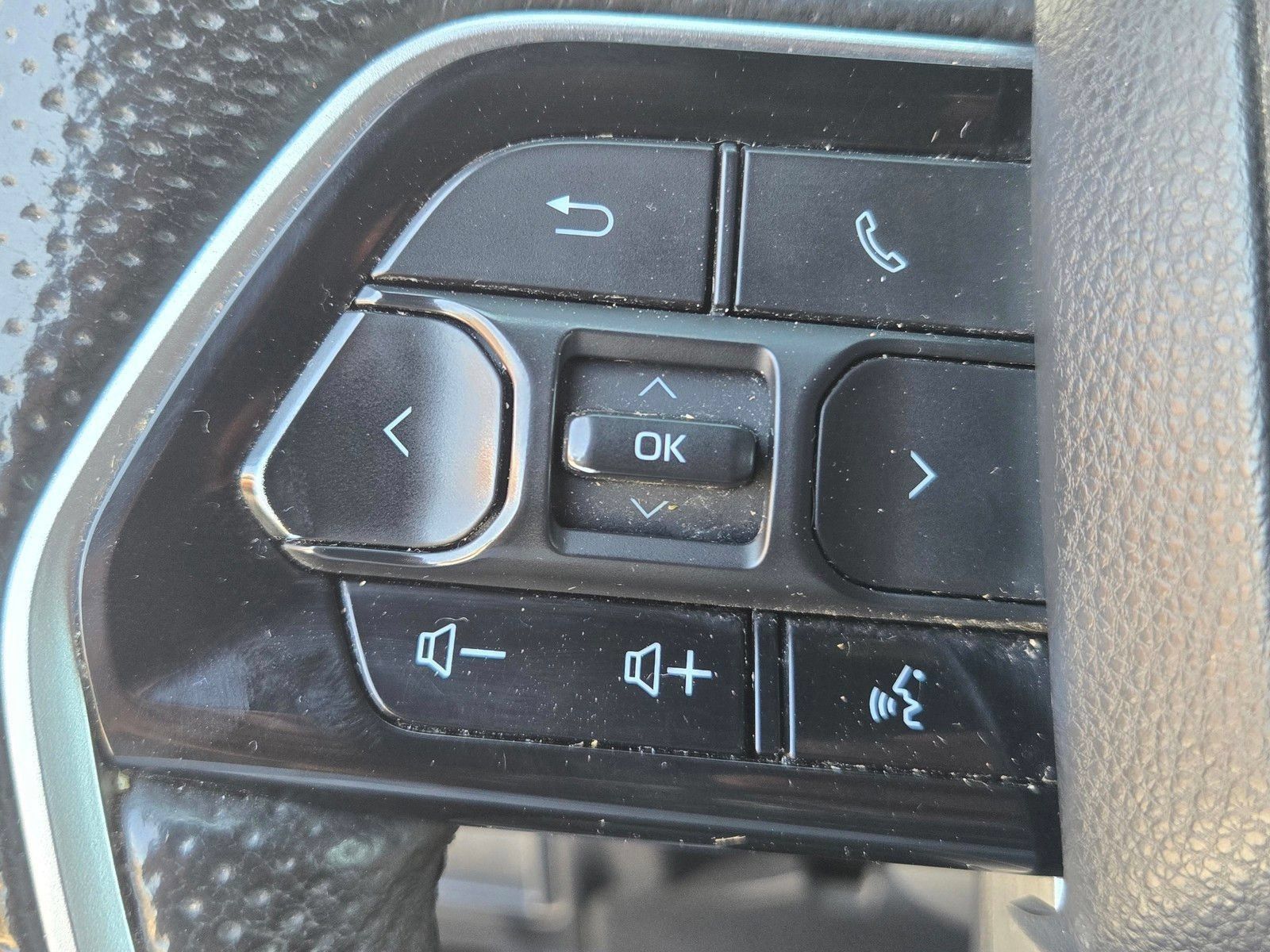 Used 2024 Toyota Tundra Platinum AWD/4WD image 22