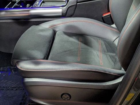 Certified 2025 Mercedes-Benz GLA 250 image 9