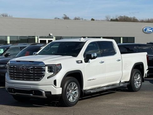Used 2023 GMC Sierra 1500 Denali w/ Technology Package AWD/4WD image 40