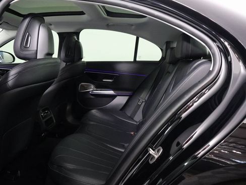 Used 2024 Mercedes-Benz E 350 4MATIC Sedan image 11