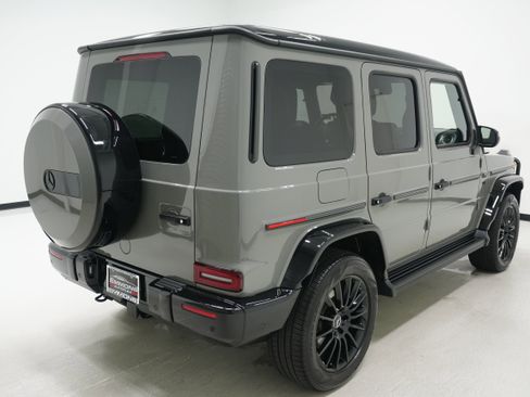 Used 2024 Mercedes-Benz G 550 image 3