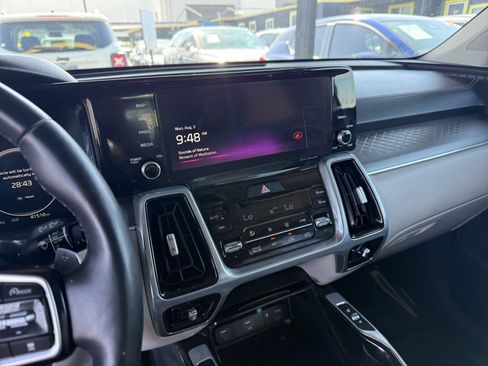 Used 2023 Kia Sorento SX Prestige AWD/4WD image 18