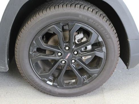 Used 2022 GMC Terrain SLE w/ Driver Convenience Package FWD image 7