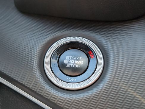 Used 2024 Jeep Grand Cherokee L Laredo image 25