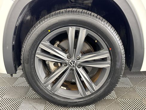 Used 2021 Volkswagen Atlas SE image 37