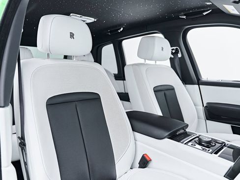 Used 2024 Rolls-Royce Cullinan Black Badge w/ Driver's Package AWD/4WD image 49