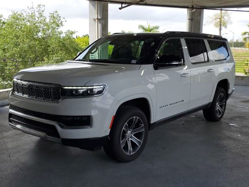 Used 2023 Jeep Grand Wagoneer L 4WD image 4