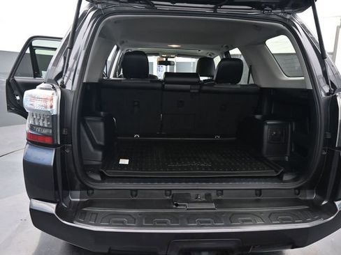 Used 2018 Toyota 4Runner SR5 Premium image 8