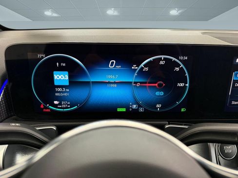 Used 2023 Mercedes-Benz EQB 300 4MATIC image 18