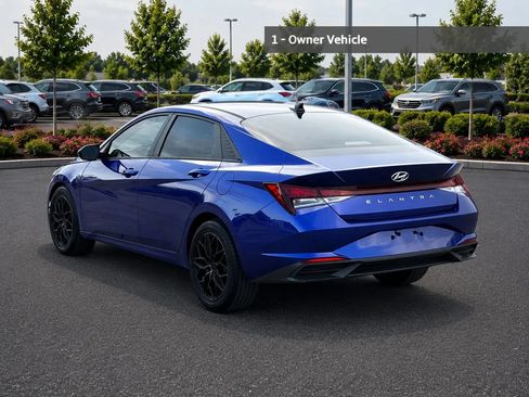 Used 2023 Hyundai Elantra SEL w/ Convenience Package FWD image 3