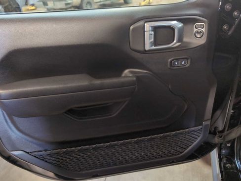 Used 2024 Jeep Gladiator Sport image 22