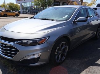 Used 2024 Chevrolet Malibu LT image 1