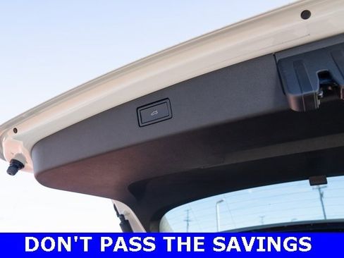 New 2025 Volkswagen Tiguan SE image 36