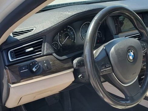 Used 2012 BMW 740Li image 27