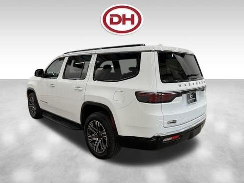 Used 2023 Jeep Wagoneer Series III w/ Preferred Equipment Group AWD/4WD image 10