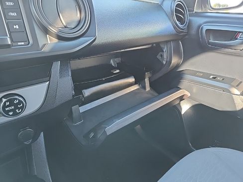 Used 2018 Toyota Tacoma SR image 34