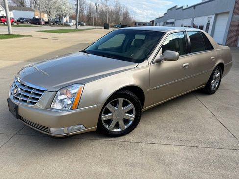 Used 2006 Cadillac DTS image 1