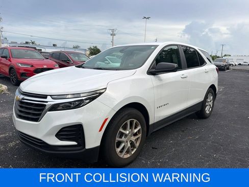 Used 2024 Chevrolet Equinox LS w/ LS Convenience Package FWD image 3