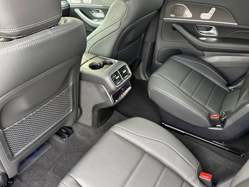 New 2026 Mercedes-Benz GLS 450 4MATIC image 11