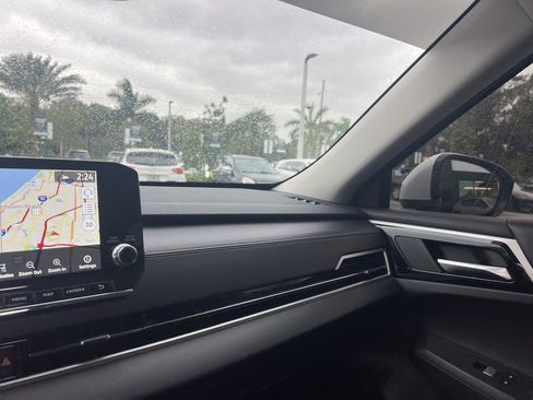 Used 2024 Mitsubishi Outlander FWD image 43