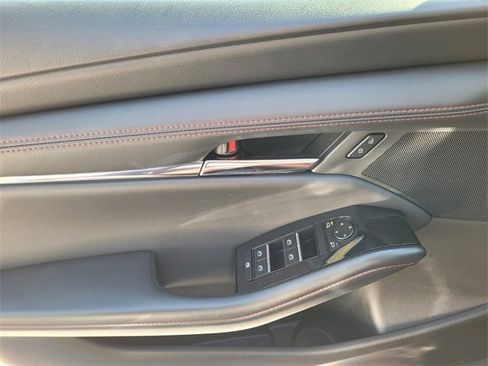 Used 2024 MAZDA MAZDA3 s image 21