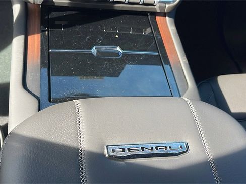 New 2026 GMC Yukon XL Denali w/ Denali Reserve Package image 21