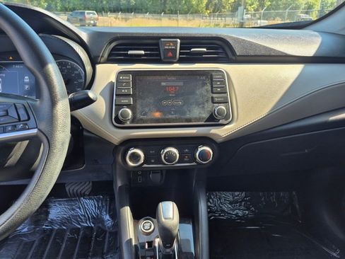 Used 2021 Nissan Versa SV image 30