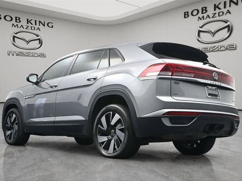 Used 2025 Volkswagen Atlas Cross Sport SE image 14