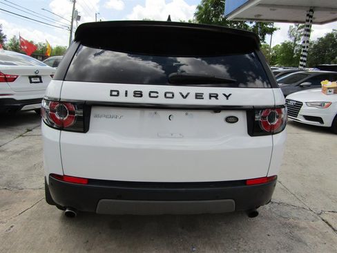 Used 2017 Land Rover Discovery Sport SE image 3