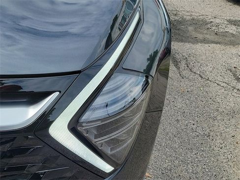 Used 2024 Kia Sportage SX image 9